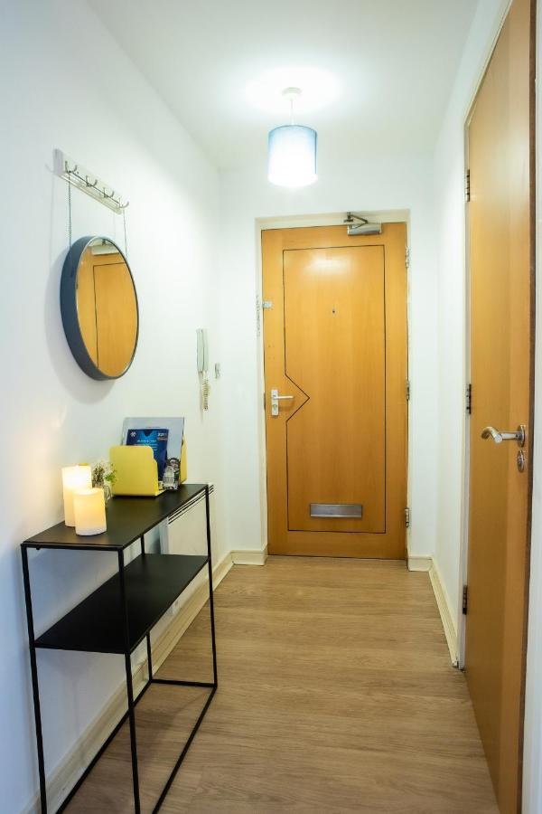Newly Furnished Appartment Near Train Station Wolverhampton Zewnętrze zdjęcie